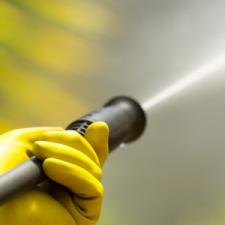 4 Ways Pressure Washing Helps Your Commercial Business