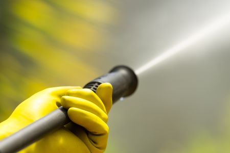 4 ways pressure washing helps your commercial business