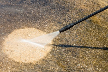 The risks of diy pressure washing